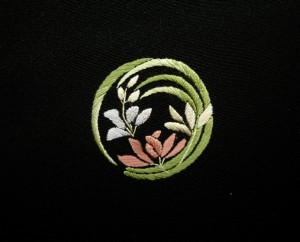 加賀紋の例：蘭の丸